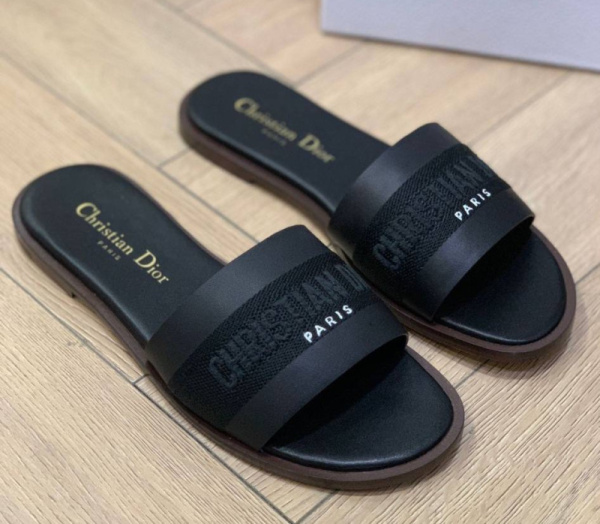 ШЛЕПКИ CHRISTIAN DIOR 