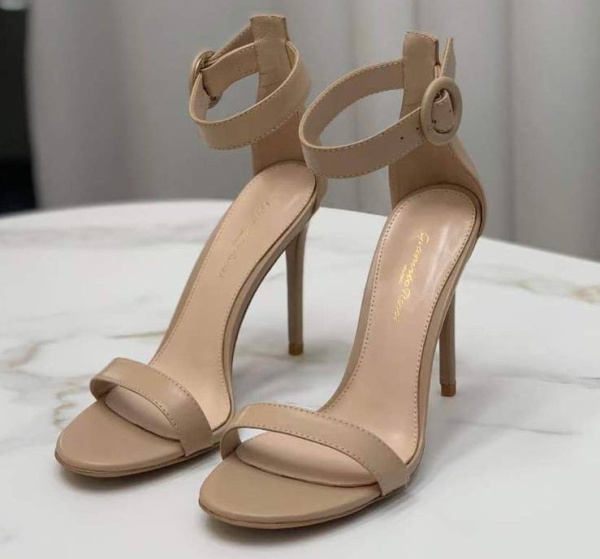 БОСОНОЖКИ GIANVITO ROSSI 