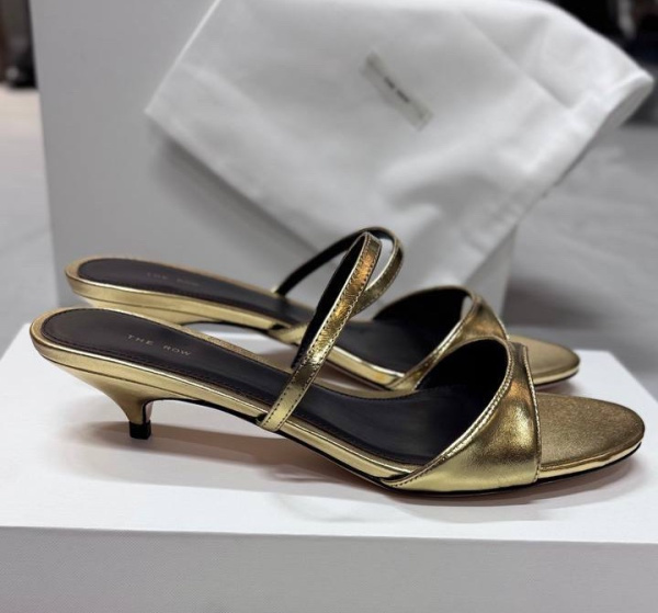 ШЛЕПКИ THE ROW 