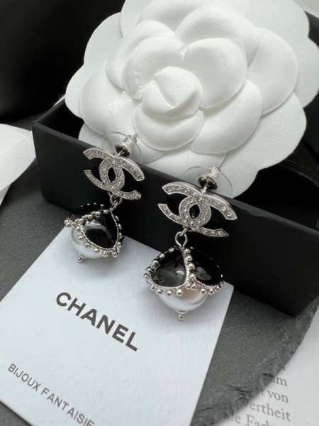 СЕРЬГИ CHANEL