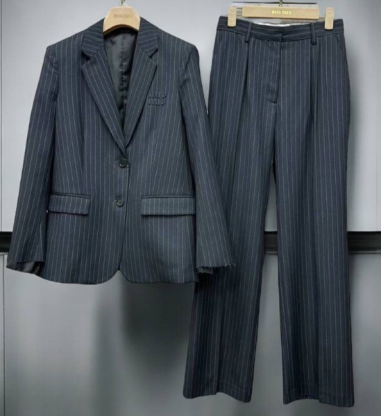 КОСТЮМ MIU MIU 