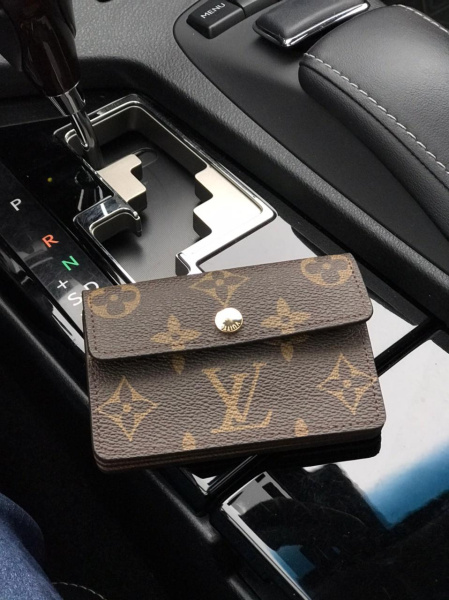 ВИЗИТНИЦА LOUIS VUITTON 37695 фото анонса