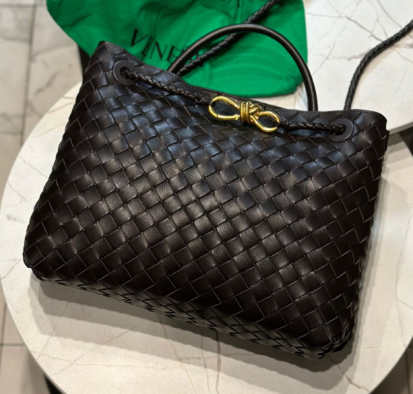 СУМКА BOTTEGA VENETA MEDIUM ANDIAMO 