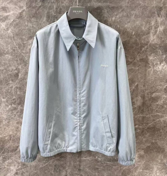 ВЕТРОВКА PRADA 