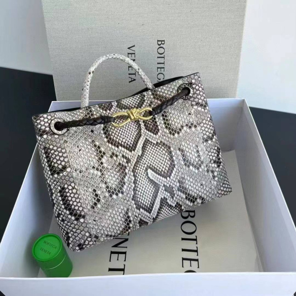 СУМКА BOTTEGA VENETA ANDIAMO SHOULDER BAG PYTHON  72911 фото анонса