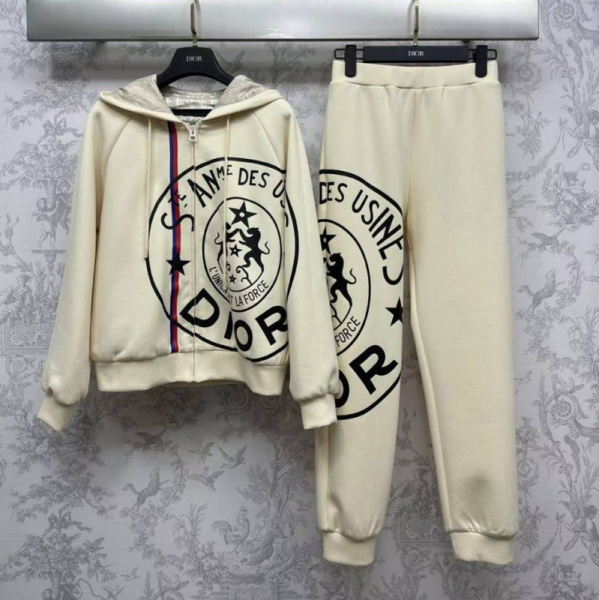 КОСТЮМ CHRISTIAN DIOR 