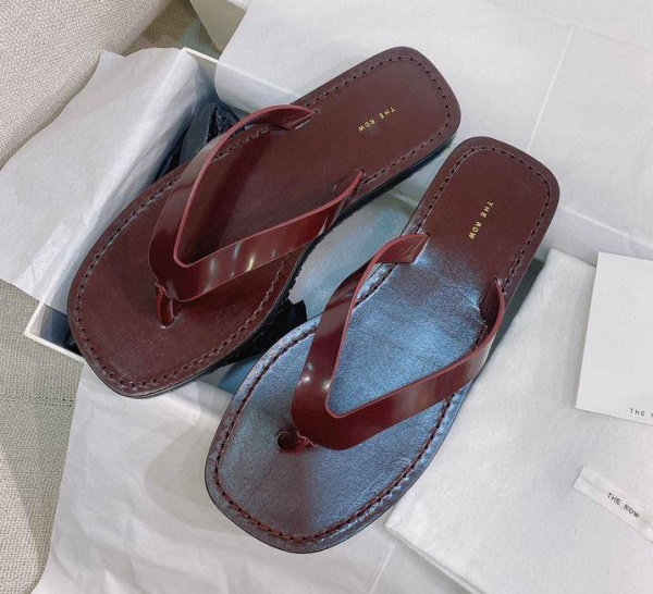 ШЛЕПКИ THE ROW 