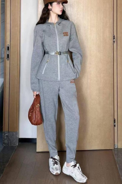 КОСТЮМ MIU MIU 