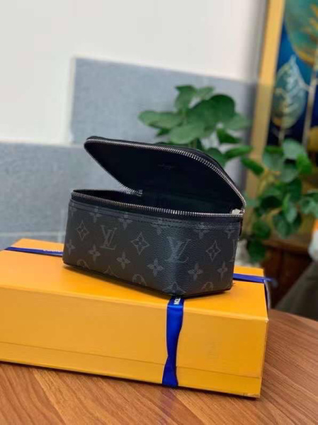 МУЖСКОЙ НЕСЕССЕР КОСМЕТИЧКА LOUIS VUITTON  58482 фото анонса