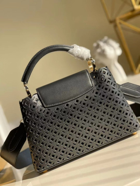 СУМКА LOUIS VUITTON CAPUCINES 37874 фото анонса