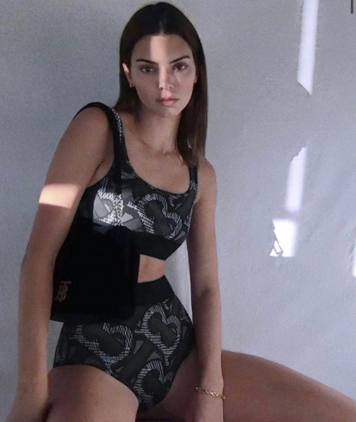 КУПАЛЬНИК BURBERRY 41578 фото анонса