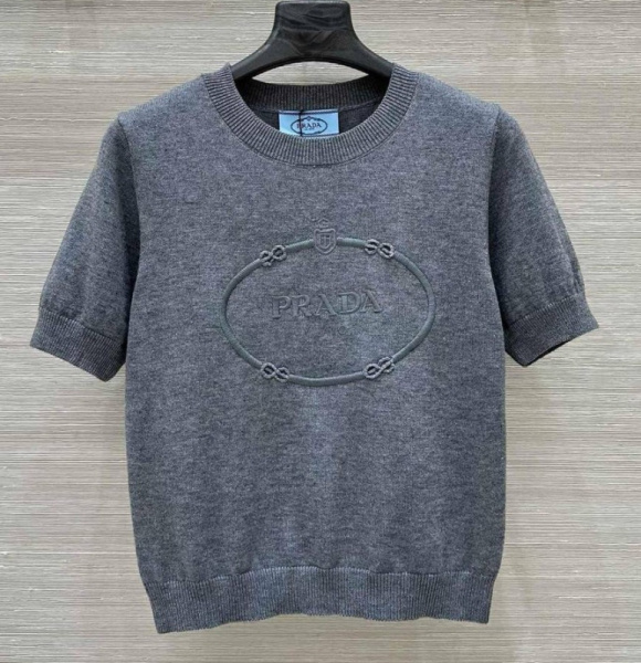 КОФТА PRADA 
