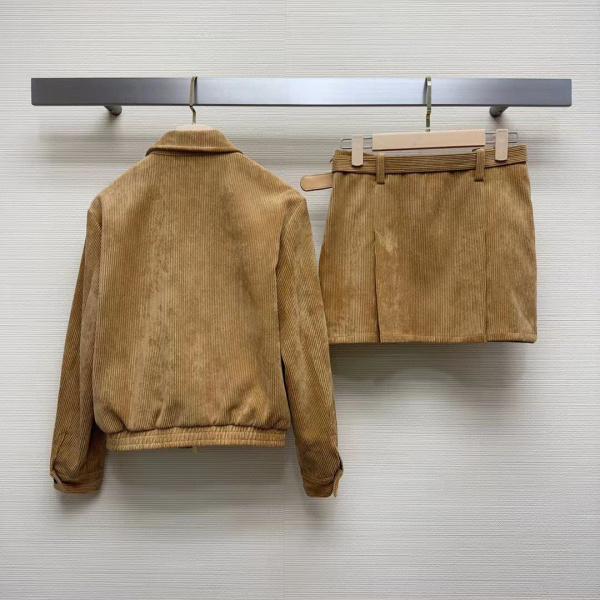 КОСТЮМ MIU MIU  61771 фото анонса